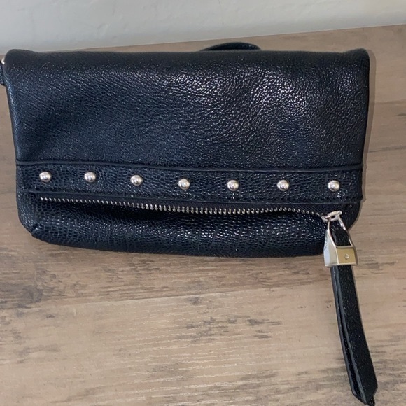 Jennifer Lopez Black Pebble Leather Wristlet EUC - Picture 4 of 13